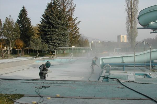 tryskani-nerezovych-bazenu8870217F-AA6B-EEA8-6C73-F4055ACB30B0.jpg